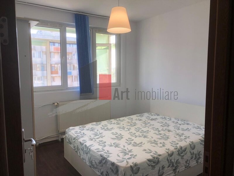 1 Mai, Chibrit, Mihalache, apartament cu 2 camere de inchiriat.