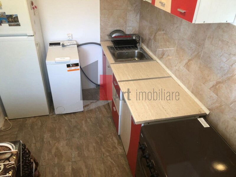 1 Mai, Chibrit, Mihalache, apartament cu 2 camere de inchiriat.